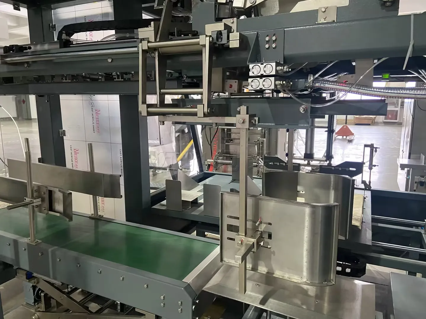 重袋机抱袋机构 重袋机抱袋机构