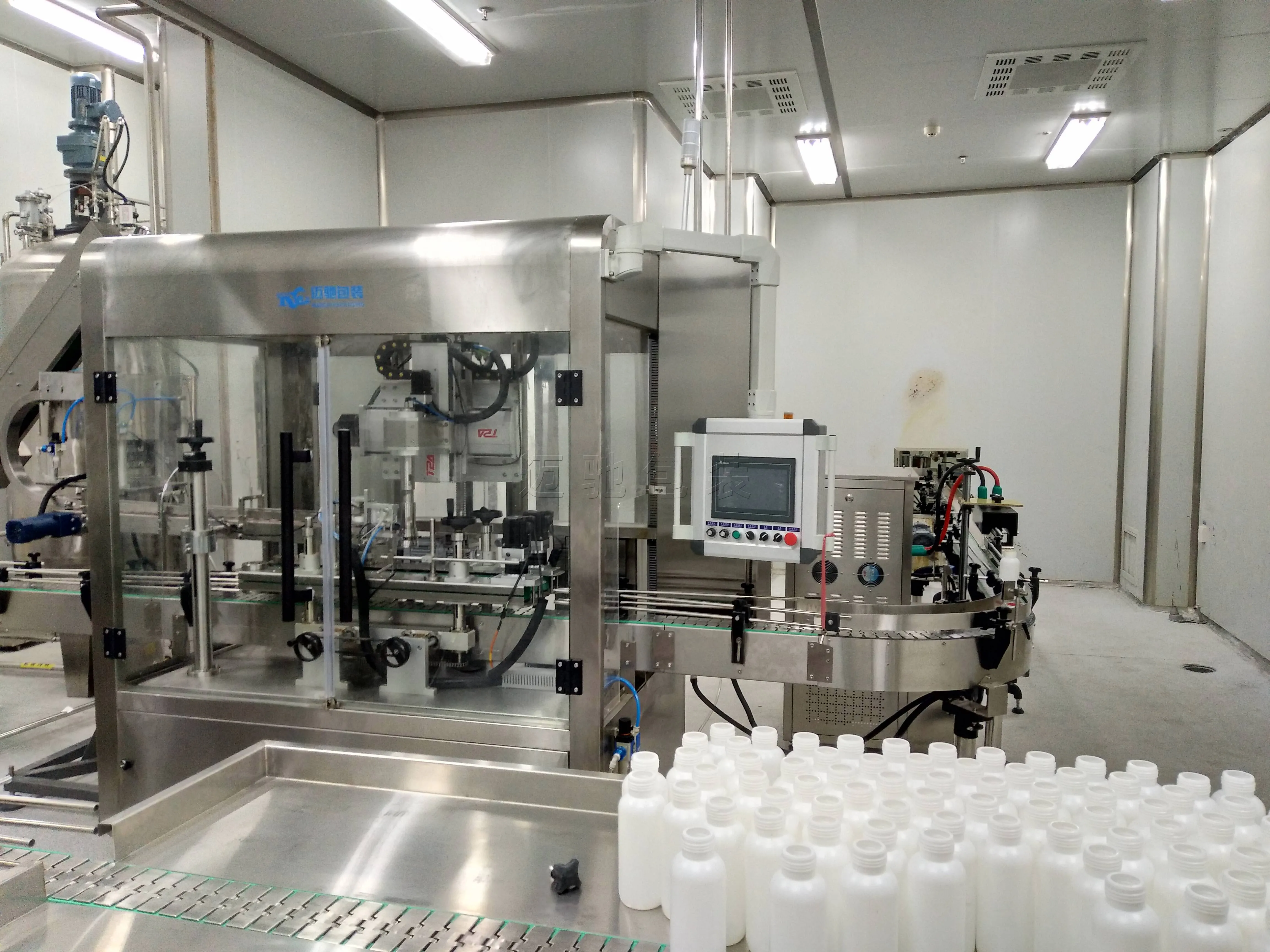 液体灌装机客户现场图片